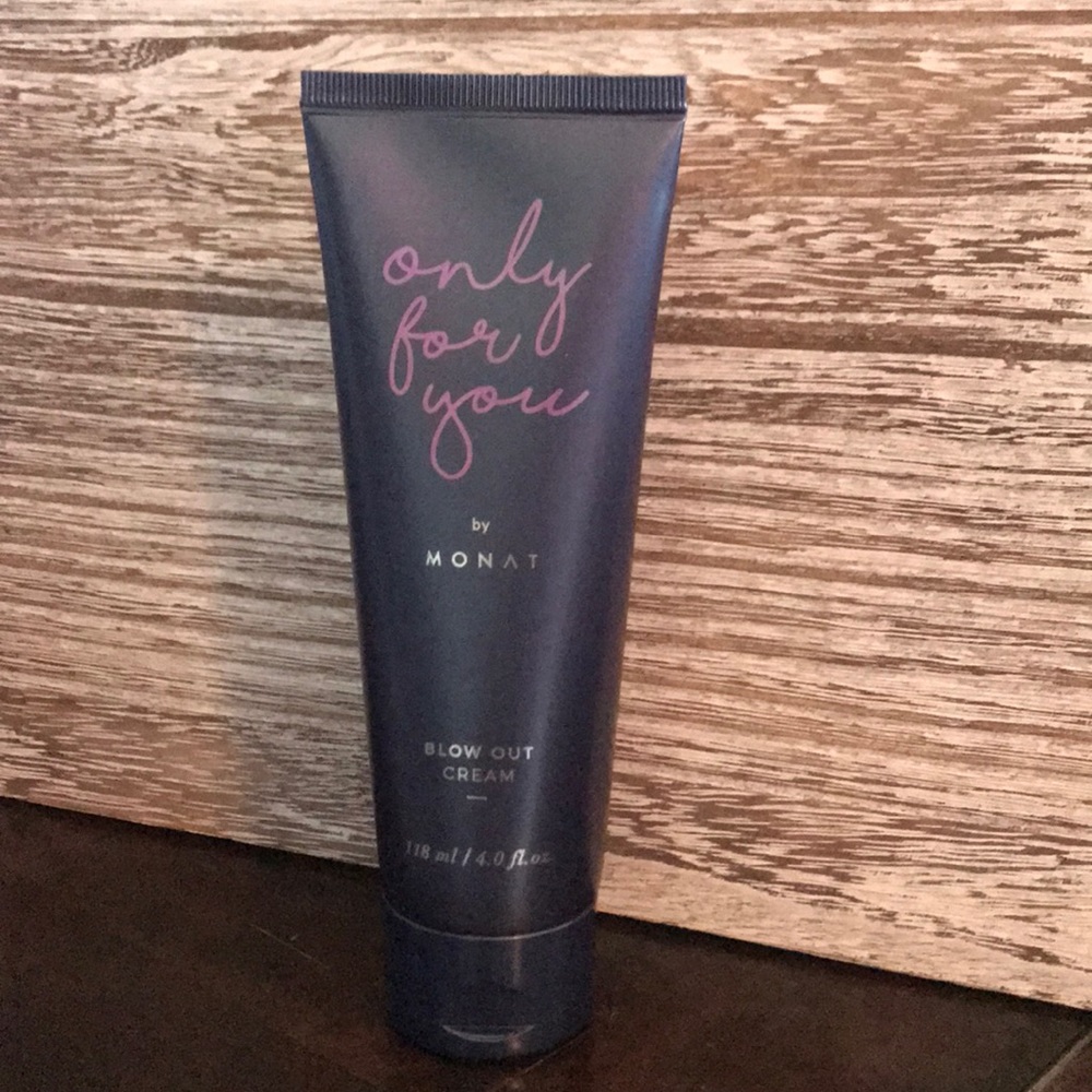 Monat blowout cream